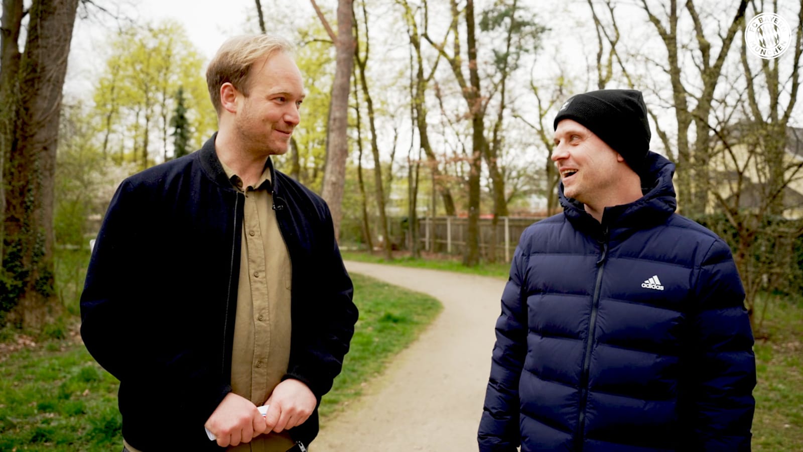 Im Video Cheftrainer Alexander Straus im 11 Talk auf Deutsch